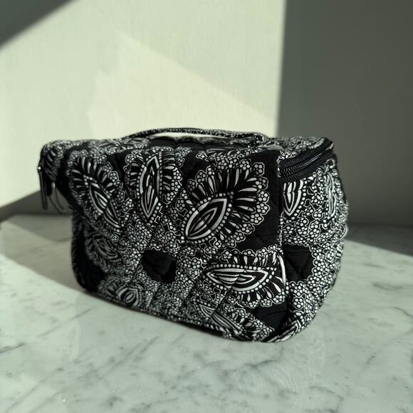 Vera Bradley Travel Cosmetic Bag Black White Paisley NWT - Picture 2 of 7
